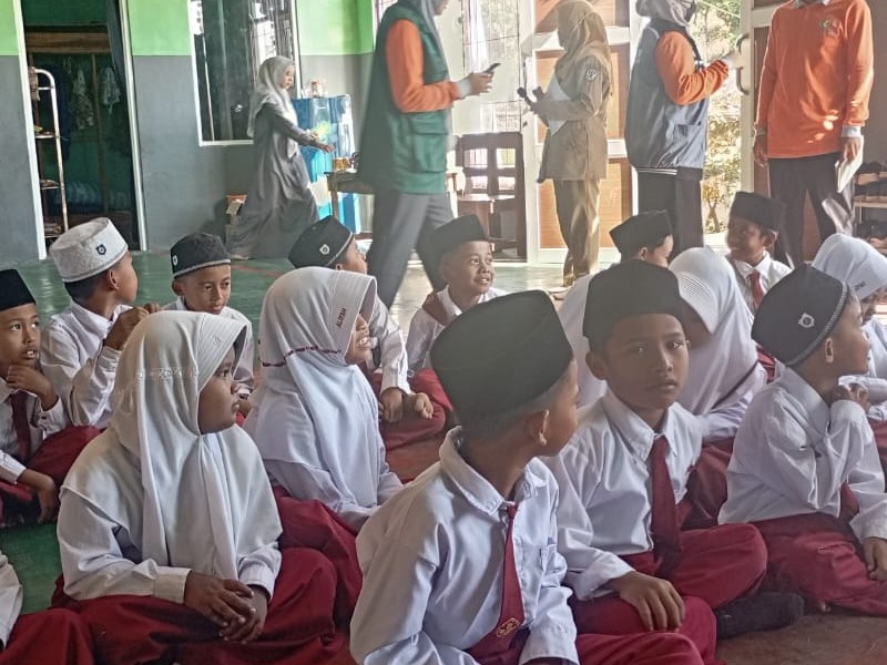Pemeriksaan Kesehatan Gratis (PKG) di SD Islam Al-Hasyimi tahun 2025